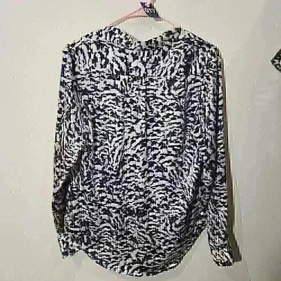 266. Apt 9. long sleeve crossover high loe purple patterned animal print blouse - Picture 5 of 5